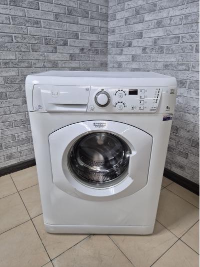 Стиральная машина Ariston ARSF 85